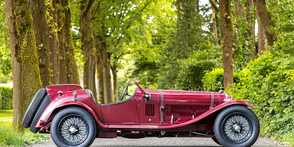 red Alfa Romeo 8c